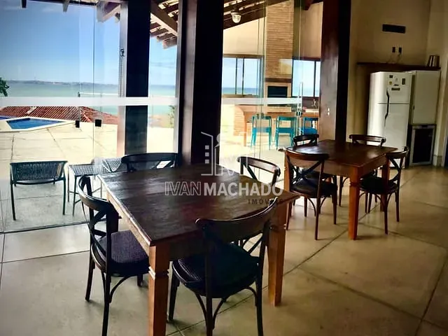 Casa com 700m² 4 quartos e 5 banheiros, à venda, no bairro Praia da Costa em Vila Velha