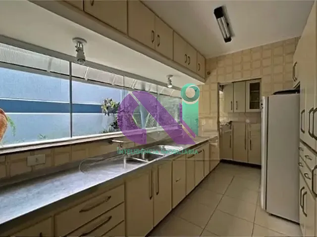 Casa com 2268m² 6 quartos e 4 banheiros, à venda, no bairro peruibe em Peruíbe