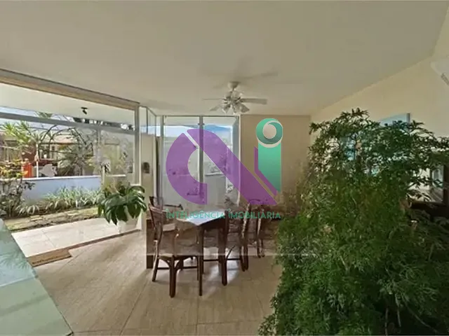Casa com 2268m² 6 quartos e 4 banheiros, à venda, no bairro peruibe em Peruíbe