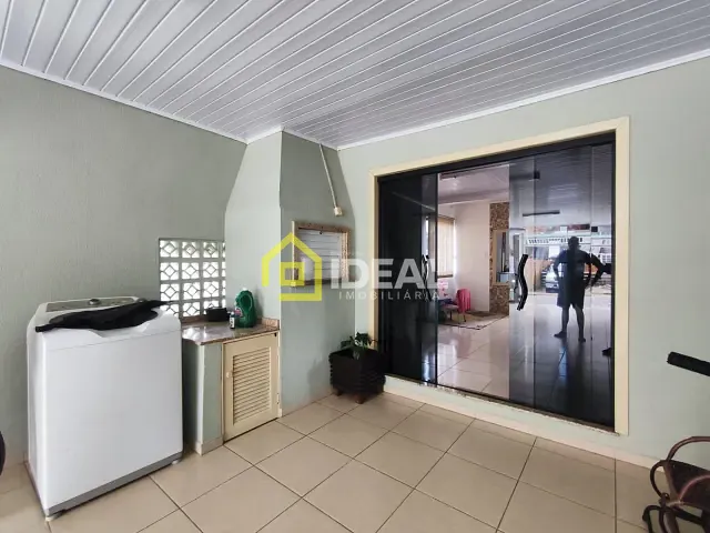 Casa com 210m² 5 quartos e 3 banheiros, à venda, no bairro Industriários em Concórdia