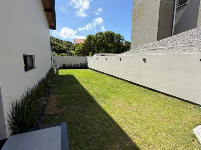 Casa com 449m² 4 quartos e 5 banheiros, à venda, no bairro Ingleses do Rio Vermelho em Florianópolis