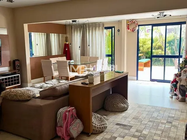 Casa 3 quartos e 3 banheiros, à venda, no bairro Tamboré em Santana de Parnaíba