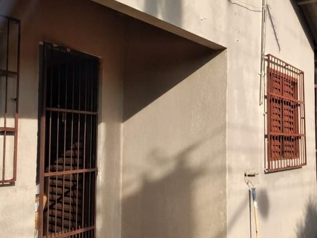 Casa com 320m² 2 quartos e 1 banheiro, à venda, no bairro Jardim Ana Eliza em Cambé