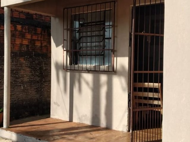 Casa com 320m² 2 quartos e 1 banheiro, à venda, no bairro Jardim Ana Eliza em Cambé