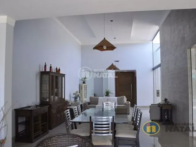 Casa com 2602m² 4 quartos e 8 banheiros, à venda, no bairro Recanto Santa Andréa em Cambé