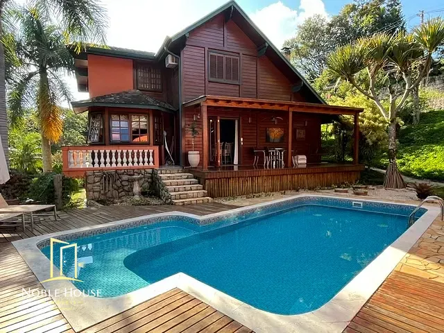 Casa com 850m² 7 quartos e 6 banheiros, à venda ou para alugar, no bairro Marambaia em Vinhedo