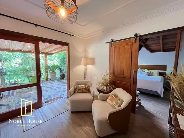 Casa com 850m² 7 quartos e 6 banheiros, à venda ou para alugar, no bairro Marambaia em Vinhedo