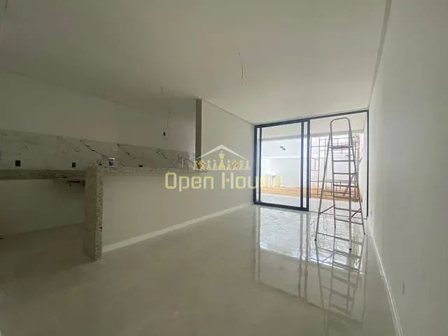 Casa com 180m² 3 quartos e 2 banheiros, à venda, no bairro Jardim Amália em Volta Redonda