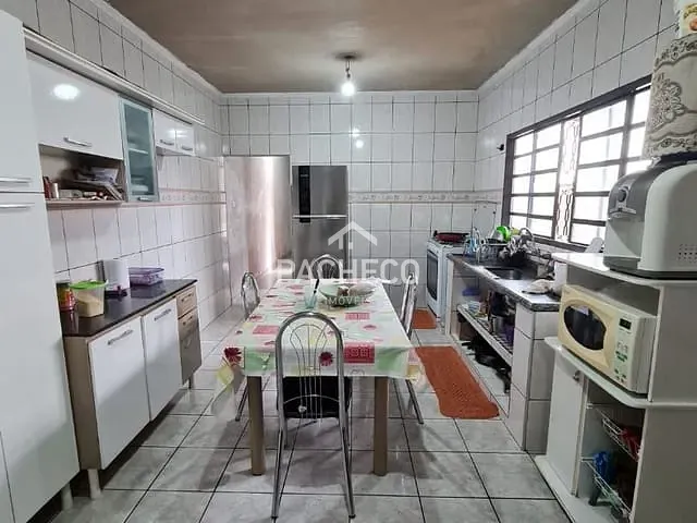 Casa com 153m² 3 quartos e 2 banheiros, à venda, no bairro Vila Mollon IV em Santa Bárbara D'Oeste