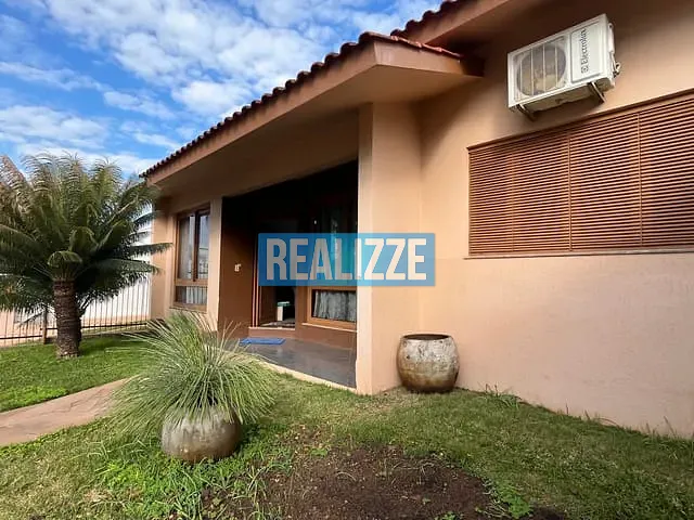 Casa com 511m² 4 quartos e 1 banheiro, à venda, no bairro Centro em Marau