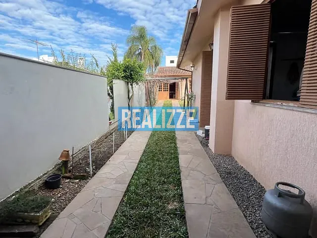 Casa com 511m² 4 quartos e 1 banheiro, à venda, no bairro Centro em Marau