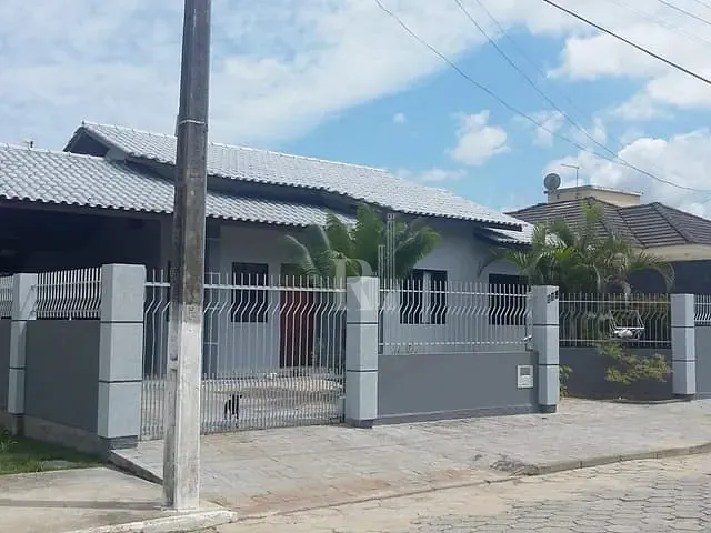 Casa com 480m² 4 quartos e 1 banheiro, à venda, no bairro Praça em Tijucas