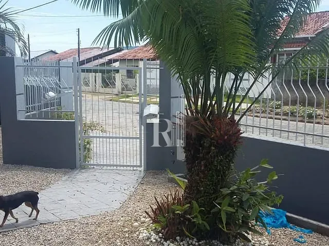Casa com 480m² 4 quartos e 1 banheiro, à venda, no bairro Praça em Tijucas