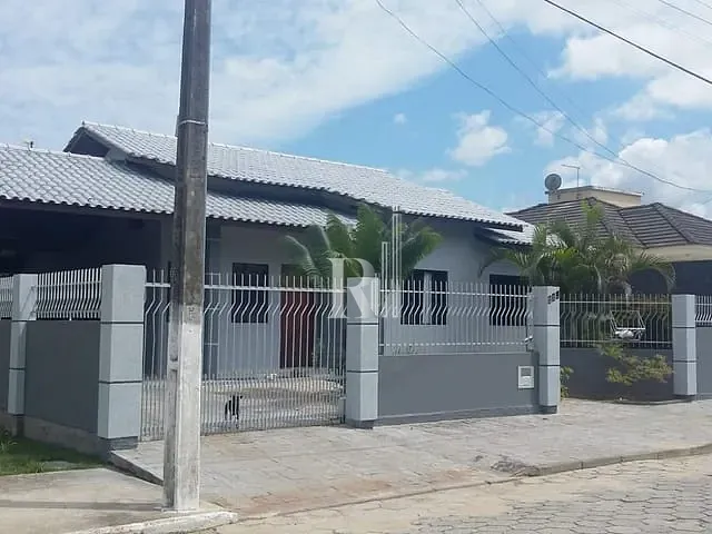 Casa com 480m² 4 quartos e 1 banheiro, à venda, no bairro Praça em Tijucas
