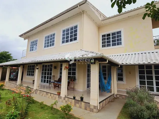 Casa 4 quartos e 3 banheiros, à venda, no bairro Balança em Simão Pereira
