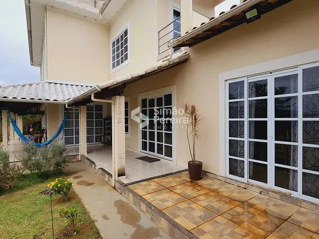 Casa 4 quartos e 3 banheiros, à venda, no bairro Balança em Simão Pereira