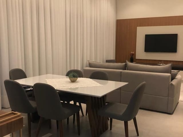 Casa 3 quartos e 4 banheiros, à venda, no bairro Quiririm em Taubaté