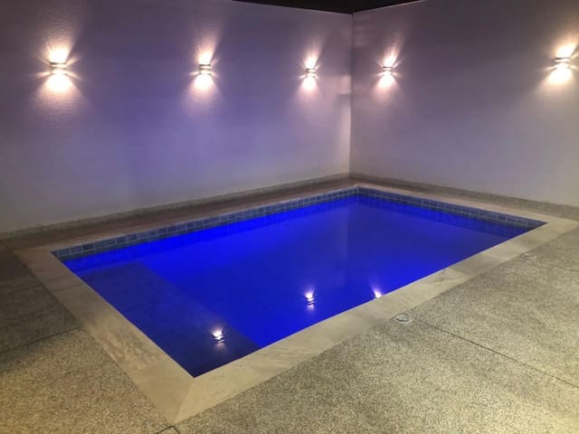 Casa 3 quartos e 4 banheiros, à venda, no bairro Quiririm em Taubaté