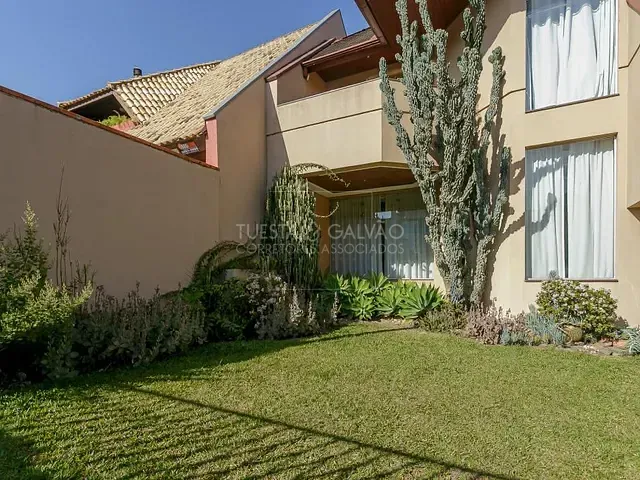 Casa com 603m² 6 quartos e 6 banheiros, à venda, no bairro Campina do Siqueira em Curitiba