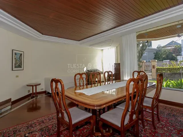Casa com 603m² 6 quartos e 6 banheiros, à venda, no bairro Campina do Siqueira em Curitiba