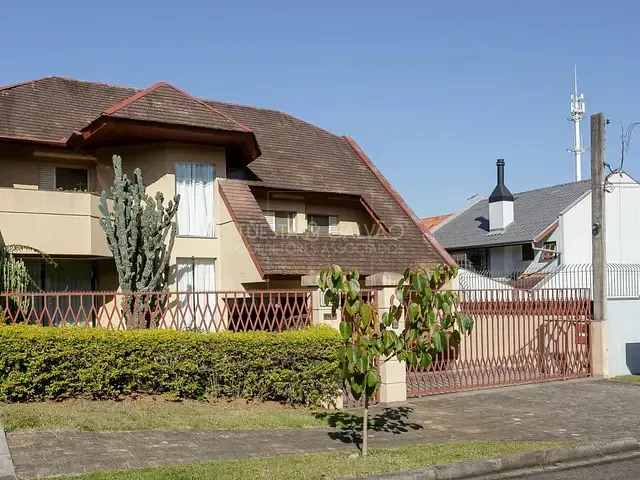 Casa com 603m² 6 quartos e 6 banheiros, à venda, no bairro Campina do Siqueira em Curitiba