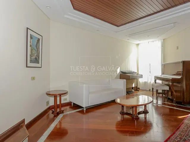 Casa com 603m² 6 quartos e 6 banheiros, à venda, no bairro Campina do Siqueira em Curitiba