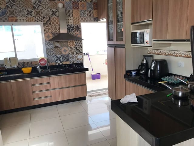 Casa com 250m² 4 quartos e 4 banheiros, à venda, no bairro Nossa Senhora Aparecida  em Cambuí