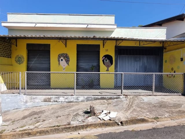 Casa com 250m² 2 quartos e 2 banheiros, à venda, no bairro Jardim Fleming em São João da Boa Vista