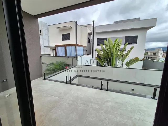 Casa com 250m² 3 quartos e 4 banheiros, à venda, no bairro Cézar de Souza em Mogi das Cruzes