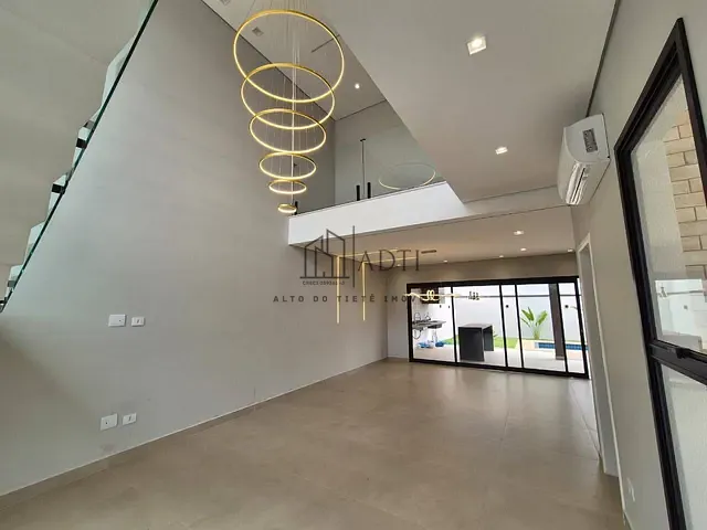 Casa com 250m² 3 quartos e 4 banheiros, à venda, no bairro Cézar de Souza em Mogi das Cruzes