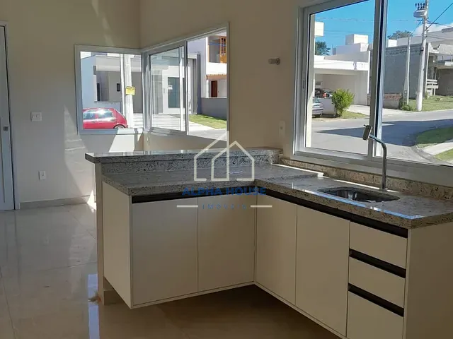 Casa com 179m² 2 quartos e 3 banheiros, à venda, no bairro Parque São Domingos em Pindamonhangaba