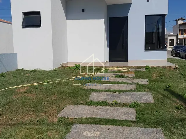 Casa com 179m² 2 quartos e 3 banheiros, à venda, no bairro Parque São Domingos em Pindamonhangaba