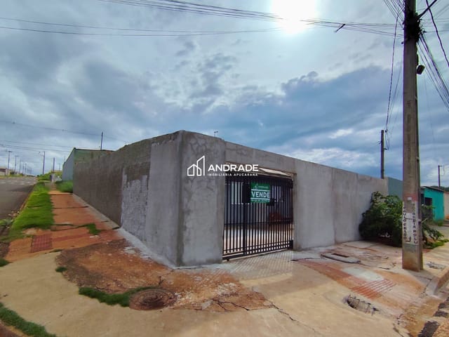 Casa 2 quartos e 1 banheiro, à venda, no bairro Conjunto Habitacional Solo Sagrado em Apucarana