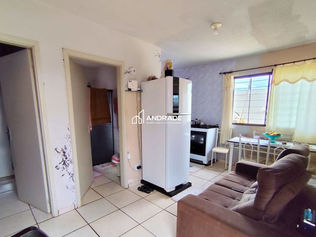 Casa 2 quartos e 1 banheiro, à venda, no bairro Conjunto Habitacional Solo Sagrado em Apucarana