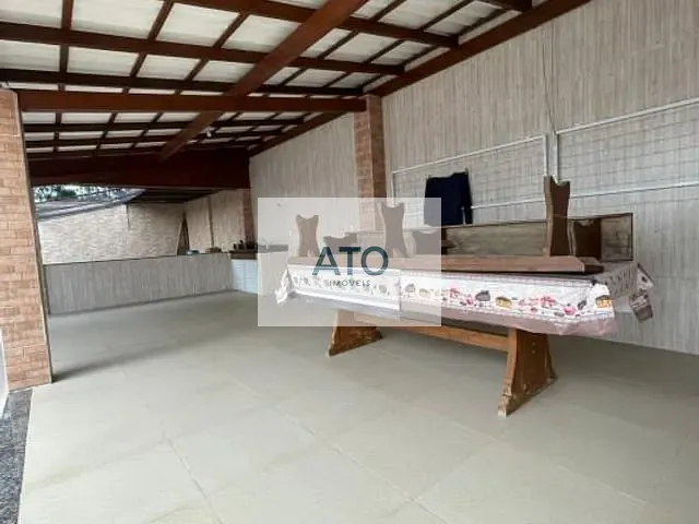 Casa com 420m² 2 quartos e 2 banheiros, à venda, no bairro Centro em Tijucas