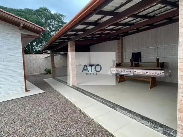 Casa com 420m² 2 quartos e 2 banheiros, à venda, no bairro Centro em Tijucas