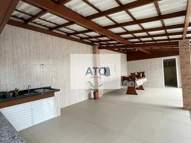 Casa com 420m² 2 quartos e 2 banheiros, à venda, no bairro Centro em Tijucas