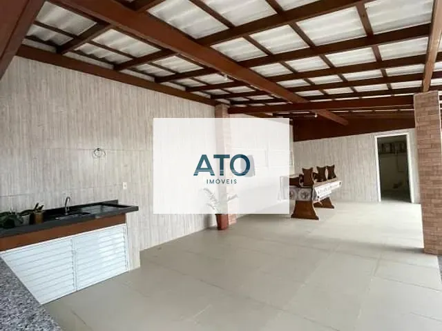 Casa com 420m² 2 quartos e 2 banheiros, à venda, no bairro Centro em Tijucas