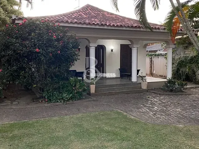 Casa com 1700m² 4 quartos e 4 banheiros, à venda, no bairro Parque Turf Club em Campos dos Goytacazes