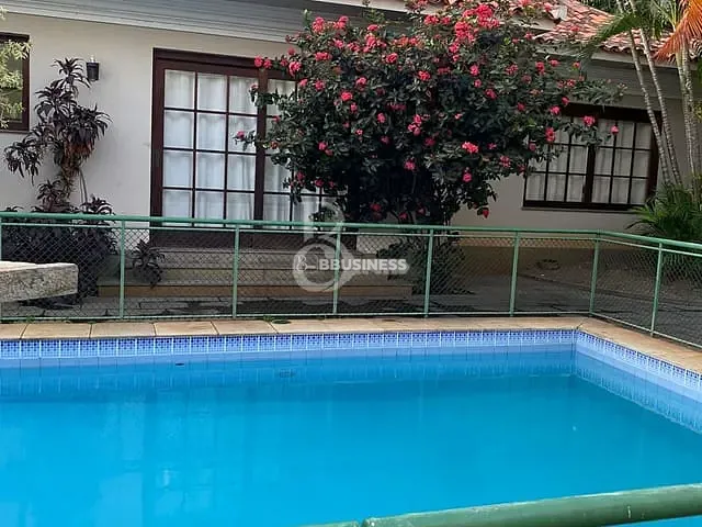 Casa com 1700m² 4 quartos e 4 banheiros, à venda, no bairro Parque Turf Club em Campos dos Goytacazes