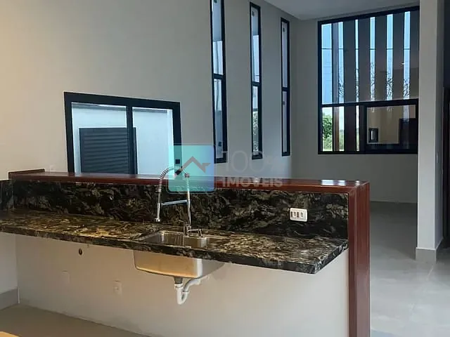 Casa com 300m² 3 quartos e 2 banheiros, à venda, no bairro Condomínio Terras do Vale em Não informado