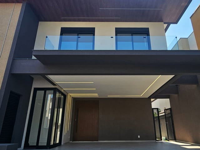 Casa com 250m² 4 quartos e 4 banheiros, à venda, no bairro Mogi Moderno em Mogi das Cruzes