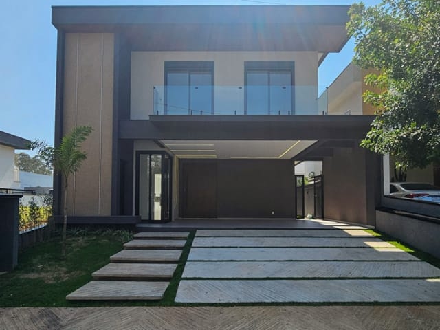 Casa com 250m² 4 quartos e 4 banheiros, à venda, no bairro Mogi Moderno em Mogi das Cruzes