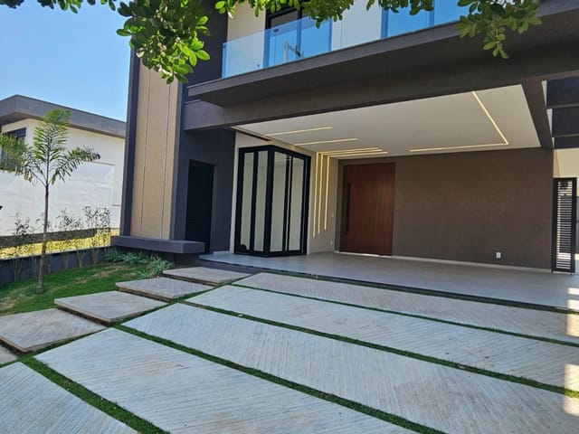 Casa com 250m² 4 quartos e 4 banheiros, à venda, no bairro Mogi Moderno em Mogi das Cruzes