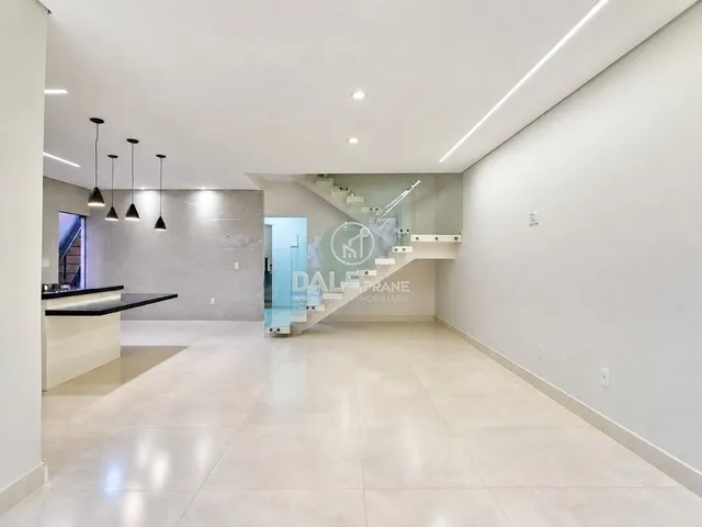 Casa com 380m² 4 quartos e 4 banheiros, à venda, no bairro Guará II em Brasília