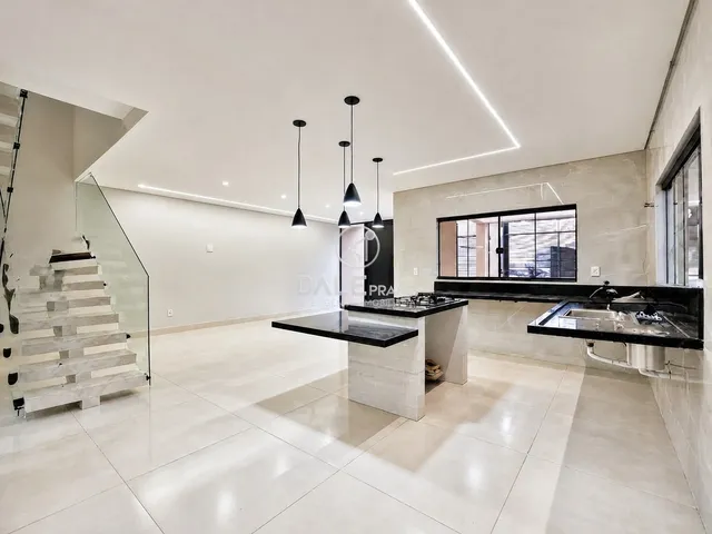 Casa com 380m² 4 quartos e 4 banheiros, à venda, no bairro Guará II em Brasília
