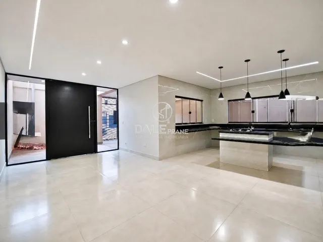 Casa com 380m² 4 quartos e 4 banheiros, à venda, no bairro Guará II em Brasília