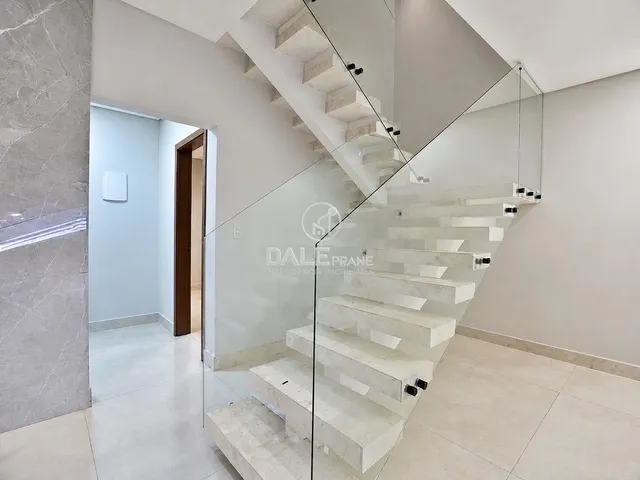Casa com 380m² 4 quartos e 4 banheiros, à venda, no bairro Guará II em Brasília