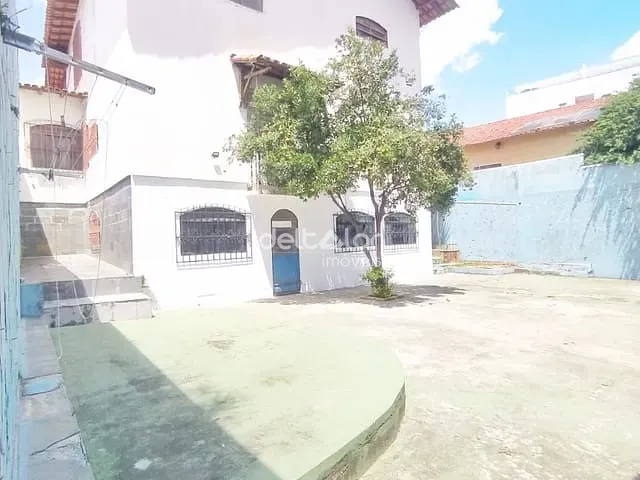 Casa com 376m² 6 quartos e 5 banheiros, à venda, no bairro Itapoã em Belo Horizonte