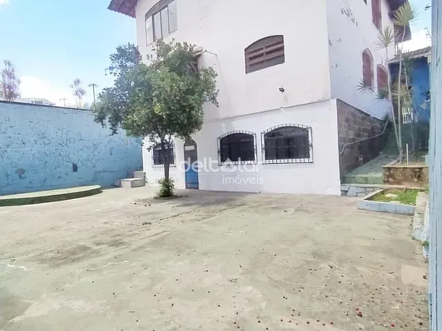 Casa com 376m² 6 quartos e 5 banheiros, à venda, no bairro Itapoã em Belo Horizonte